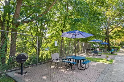 154 Pearsall Dr #1E, Mount Vernon, NY 10552 - Photo 25