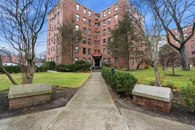 154 Pearsall Dr #1E, Mount Vernon, NY 10552 - Photo 1