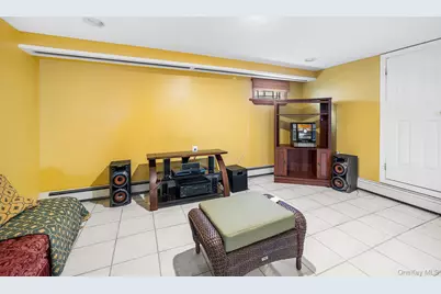 2711 Deerfield Road, Far Rockaway, NY 11691 - Photo 19