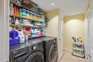 264-47 Grand Central Pkwy, Flushing, NY 11362 - Photo 23