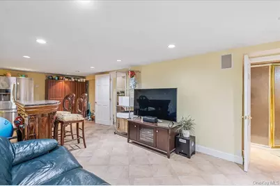 264-47 Grand Central Parkway, Flushing, NY 11362 - Photo 19