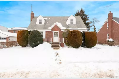 2 Parkview Place, Elmont, NY 11003 - Photo 1