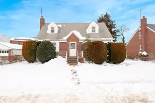 2 Parkview Pl, Elmont, NY 11003 - Photo 1