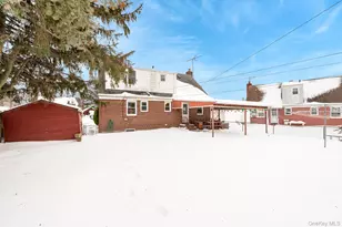 2 Parkview Pl, Elmont, NY 11003 - Photo 23