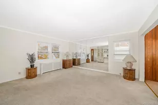 2 Parkview Pl, Elmont, NY 11003 - Photo 5