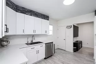 267 N Wellwood Ave, Lindenhurst, NY 11757 - Photo 13