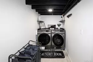 267 N Wellwood Ave, Lindenhurst, NY 11757 - Photo 39