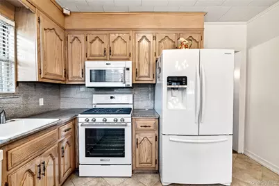 3334 Country Club Road, Bronx, NY 10465 - Photo 19