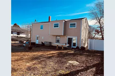 125 Liberty Avenue, Selden, NY 11784 - Photo 15