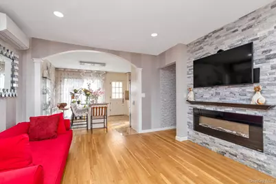 1815 Schermerhorn Street, Merrick, NY 11566 - Photo 5