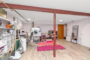 1815 Schermerhorn St, Merrick, NY 11566 - Photo 17