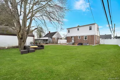 37 9th Street, Hicksville, NY 11801 - Photo 5