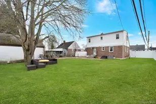 37 9th St, Hicksville, NY 11801 - Photo 5