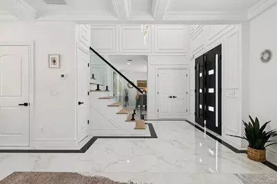 52 Cortland Avenue, Hicksville, NY 11801 - Photo 5