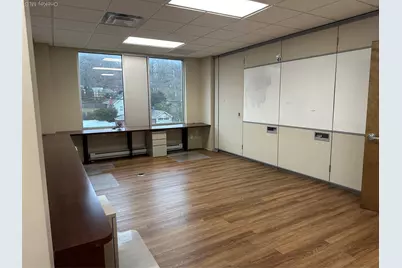 1092 W Jericho Turnpike #2N, Smithtown, NY 11725 - Photo 13