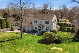 12 Fairway Dr, Middle Island, NY 11953 - Photo 3