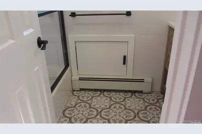 367 Columbus Parkway, East Williston, NY 11501 - Photo 11