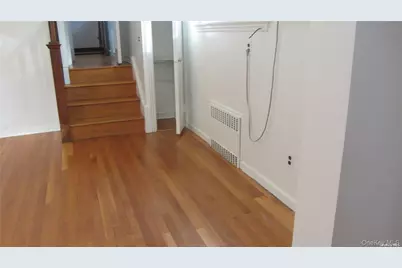 100 Hicks Lane, Great Neck, NY 11024 - Photo 13