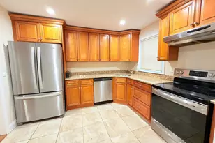 35 N 16th St, Wheatley Heights, NY 11798 - Photo 5