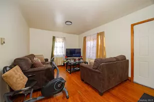 6 Poplar St, Poughkeepsie, NY 12601 - Photo 3