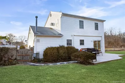 1191 E 3rd Avenue, Bay Shore, NY 11706 - Photo 19