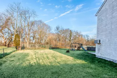 1191 E 3rd Avenue, Bay Shore, NY 11706 - Photo 27