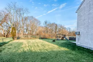 1191 E 3rd Ave, Bay Shore, NY 11706 - Photo 27