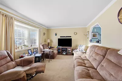 1191 E 3rd Avenue, Bay Shore, NY 11706 - Photo 3