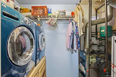 1191 E 3rd Avenue, Bay Shore, NY 11706 - Photo 17