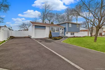 312 W 20th Street, Deer Park, NY 11729 - Photo 3