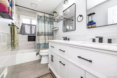 312 W 20th Street, Deer Park, NY 11729 - Photo 13