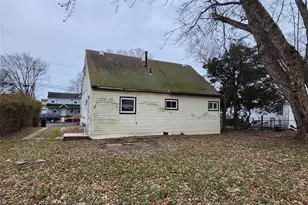 33 Parkway Blvd, Wyandanch, NY 11798 - Photo 5