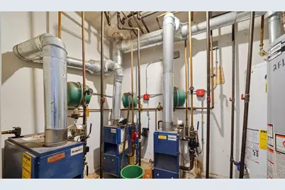 831 E 221st Street, Bronx, NY 10467 - Photo 23