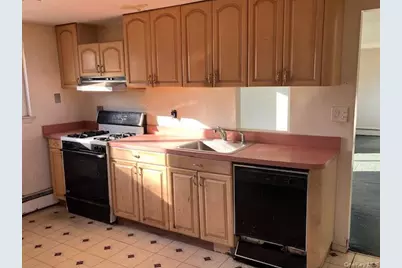 18 Lark Drive, Centereach, NY 11720 - Photo 5