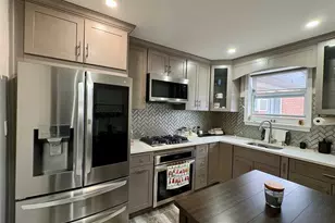 264-48 Langston Ave, Glen Oaks, NY 11004 - Photo 3