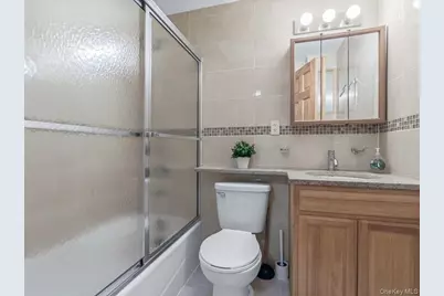 11109 75th Road, Forest Hills, NY 11375 - Photo 17