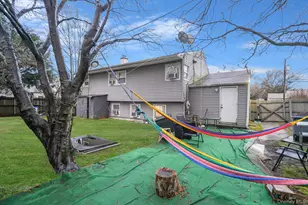 50 Meadowbrook Dr, Brentwood, NY 11717 - Photo 19