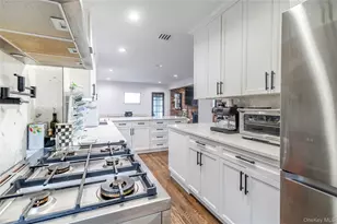 15 Sinclair Martin Dr, Roslyn, NY 11576 - Photo 11