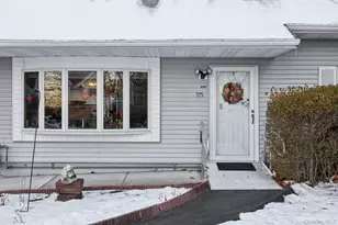 375 Laurel Rd, Pearl River, NY 10965 - Photo 3