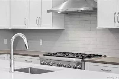 422 E Boston Post Road #303, Mamaroneck, NY 10543 - Photo 5