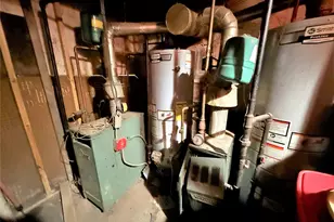 3840 Linden Pl, Hempstead, NY 11550 - Photo 9