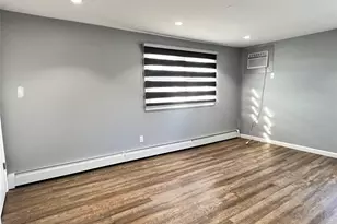 137 Center Ln, Levittown, NY 11756 - Photo 9