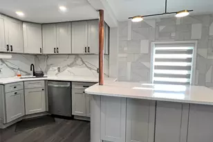 137 Center Ln, Levittown, NY 11756 - Photo 13