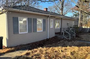 94 Rosemary Ln, Centereach, NY 11720 - Photo 3