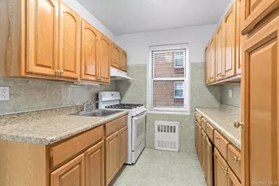611 Palmer Road #5X, Yonkers, NY 10701 - Photo 17