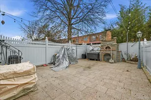 63-45 77th Pl, Middle Village, NY 11379 - Photo 23