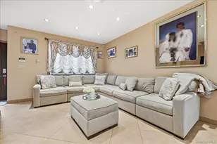 63-45 77th Pl, Middle Village, NY 11379 - Photo 7