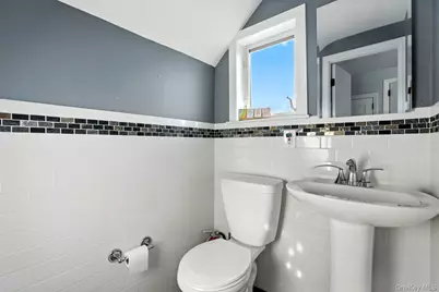 40 Hendrickson Avenue, Lynbrook, NY 11563 - Photo 13