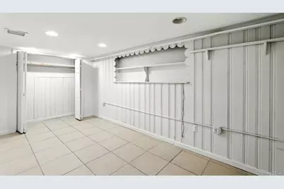 40 Hendrickson Avenue, Lynbrook, NY 11563 - Photo 17