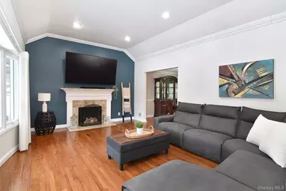 99 Amherst Drive, New Rochelle, NY 10804 - Photo 3